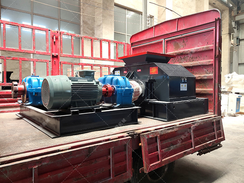 直連式對輥破碎機發(fā)貨 中小型破碎設(shè)備發(fā)往河南