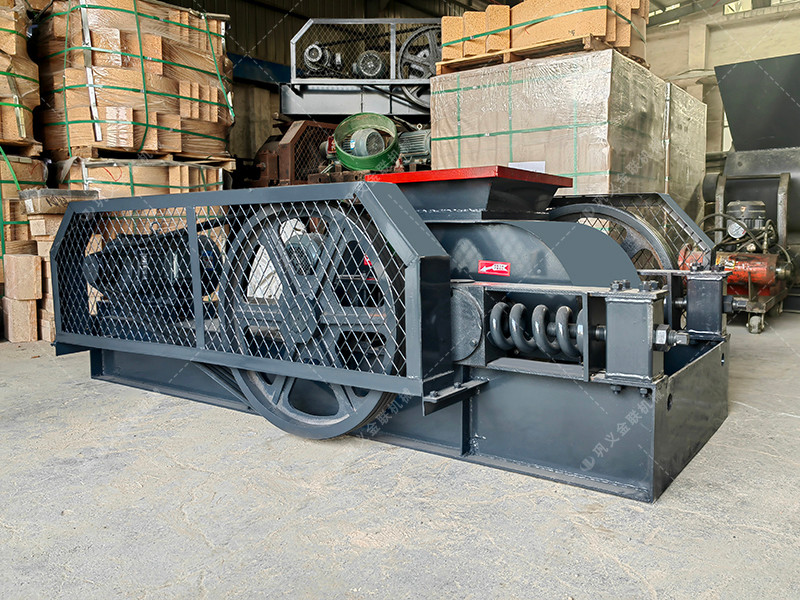 小型400x400對輥破碎機 破碎機生產(chǎn)線發(fā)往非洲馬達加斯加