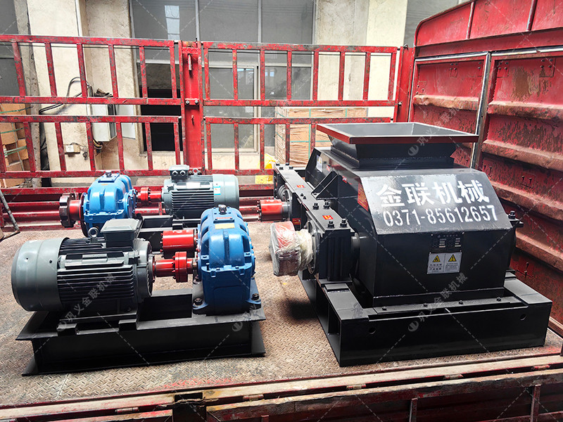 2PG0806中型直聯(lián)對輥破碎機發(fā)往河南